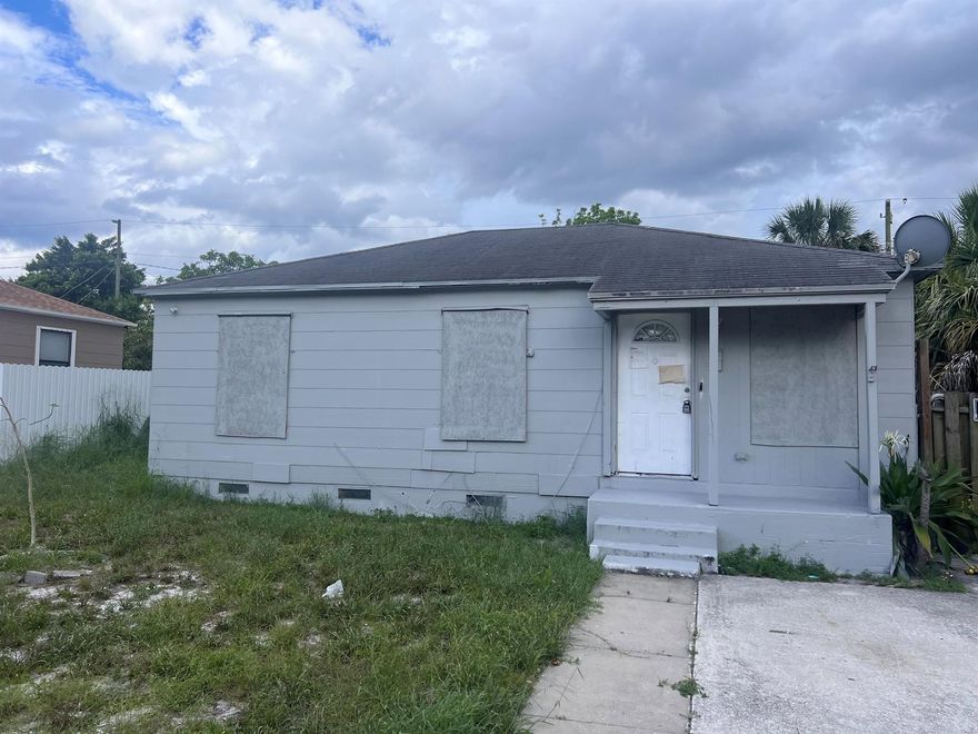 Investor/Builder Opportunity in West Palm Beach! Clean title (free & clear) and ready for your next project. This property is a full gut renovation or potential tear-down, depending on your vision. Renovate and bring it back to life, or start fresh and build your dream home. Great chance to create value in a growing area.