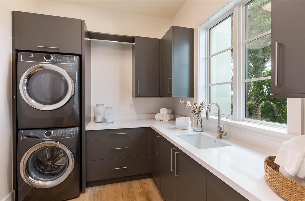 BLUE CYPRESS REPL AT PALM BEACH POLO & COUNTRY CLU - Residential