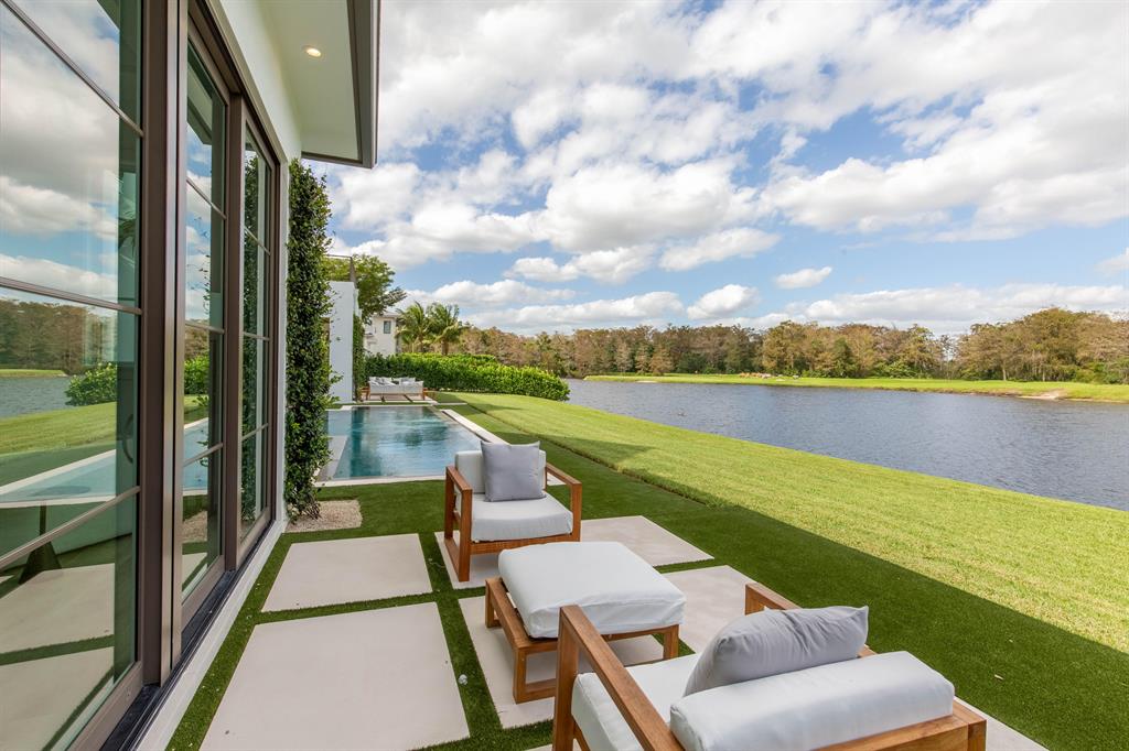 BLUE CYPRESS REPL AT PALM BEACH POLO & COUNTRY CLU - Residential