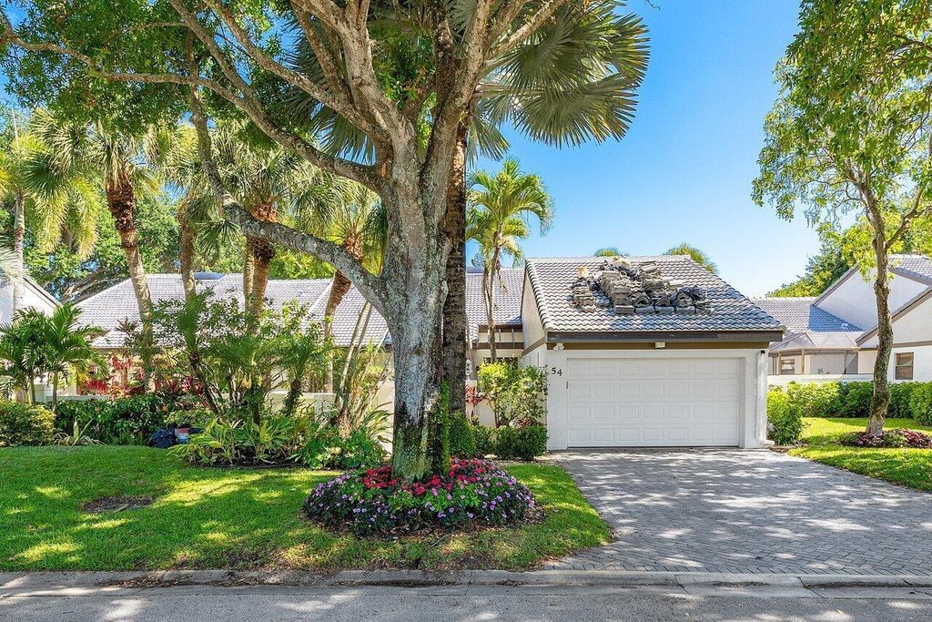 Photo of 54 Essex Drive, Boynton Beach, FL 33436 (MLS # R10986248)