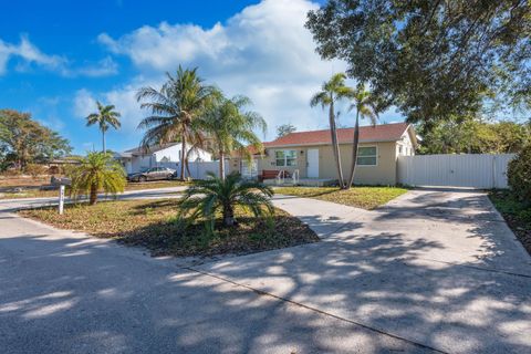 3914 Serubi Avenue Palm Springs FL 33461