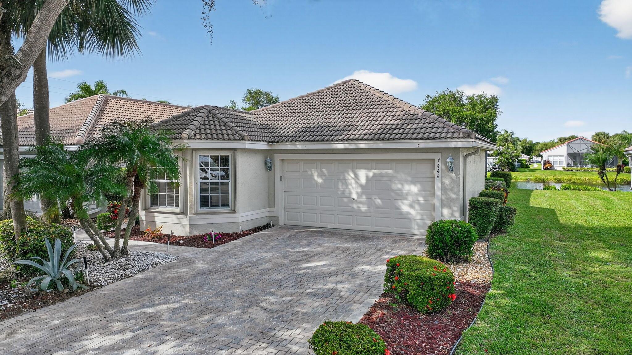 VALENCIA FALLS - Residential