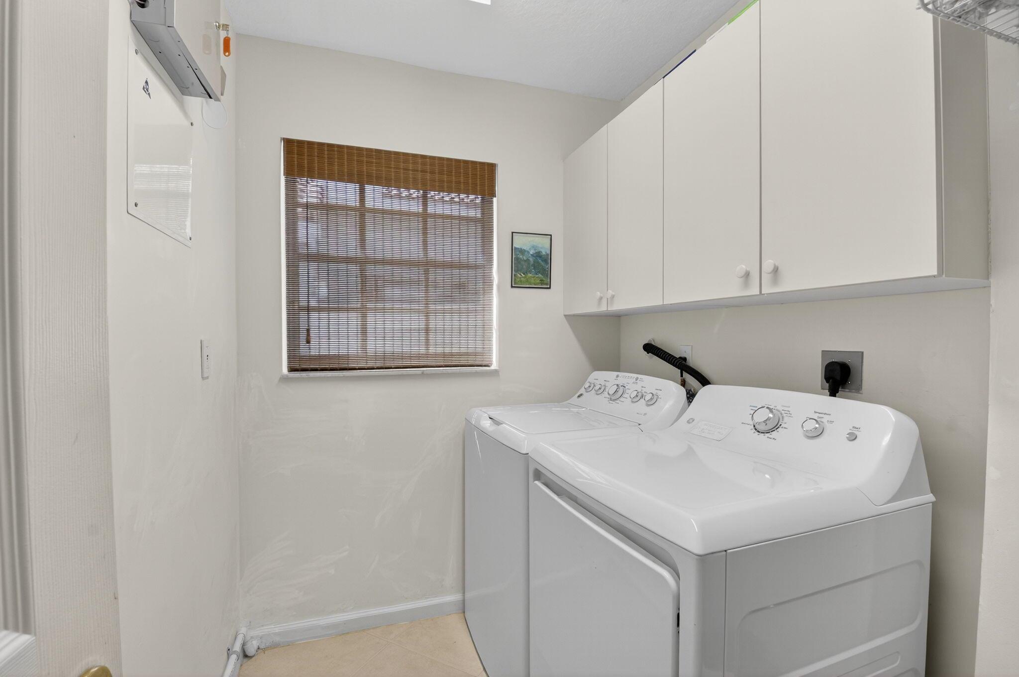 VALENCIA FALLS - Residential