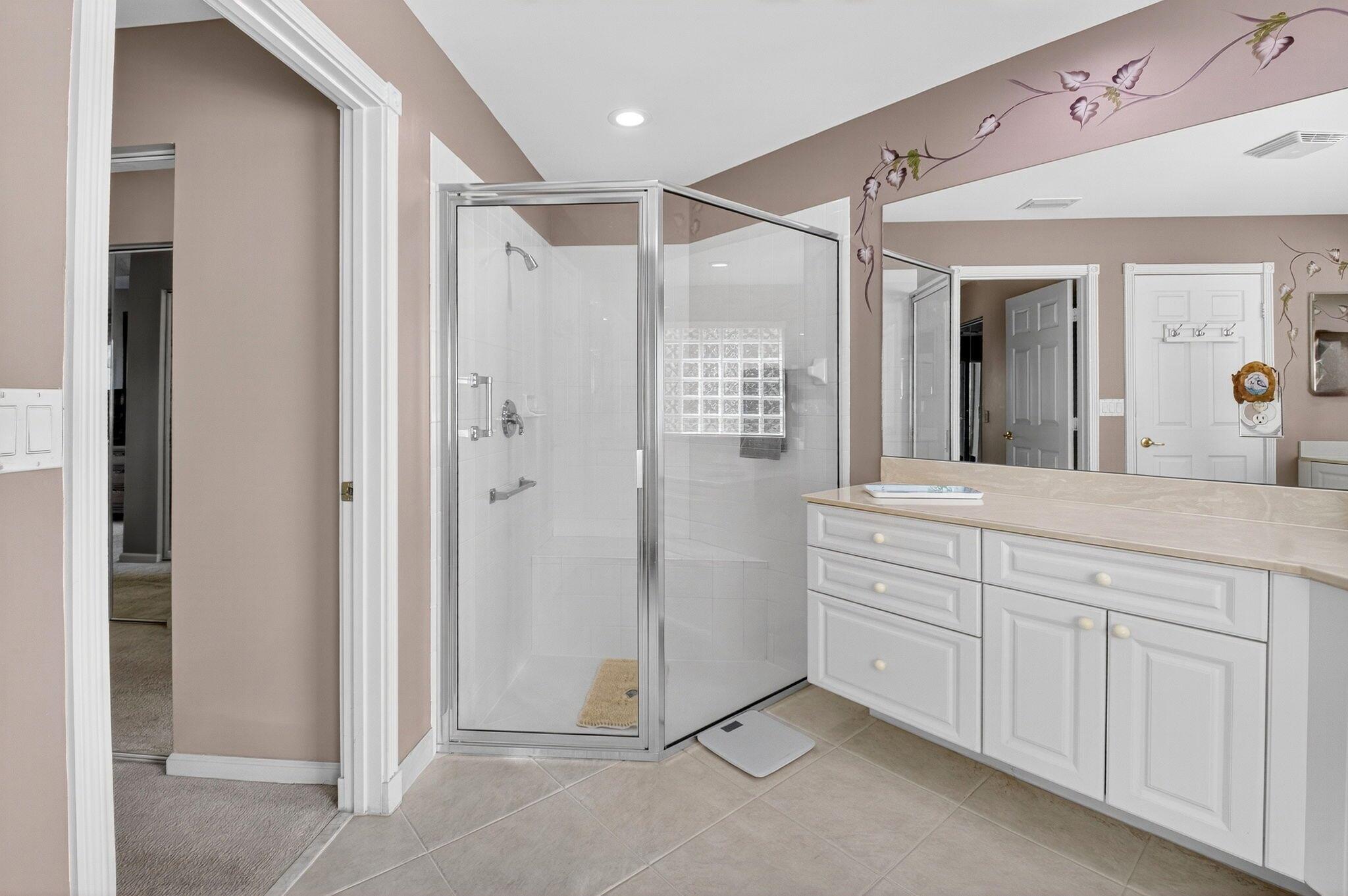 VALENCIA FALLS - Residential