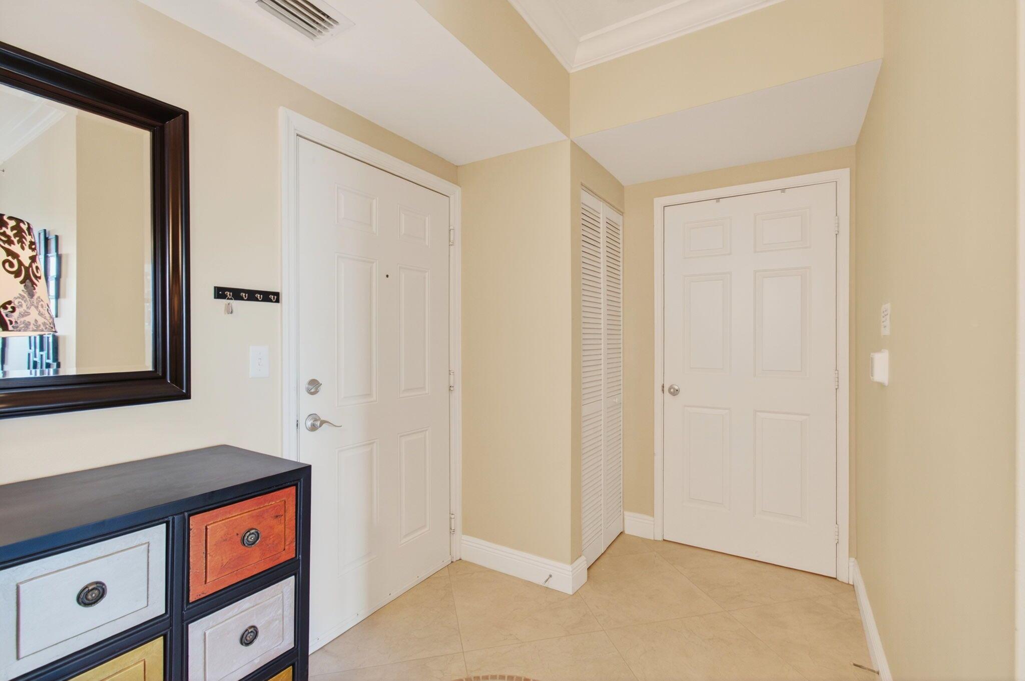 700 E Boynton Beach Boulevard 1102