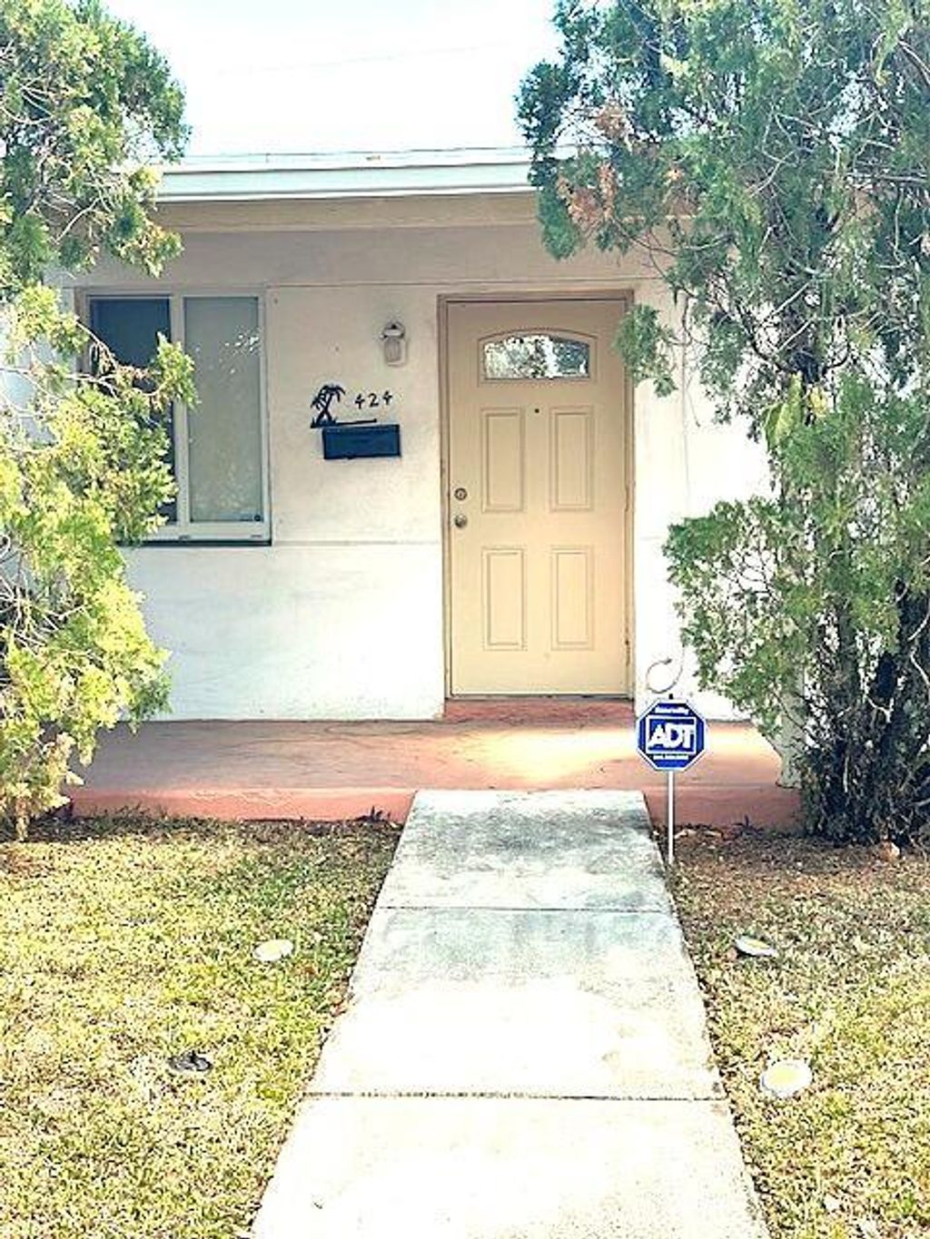 Photo of 424 NW 15th Avenue, Fort Lauderdale, FL 33311 (MLS # R11077022)