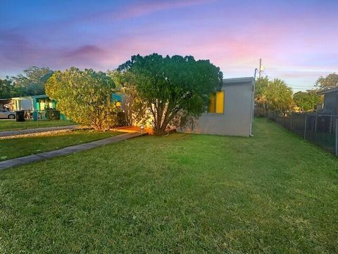 424 NW 15th Avenue Fort Lauderdale FL 33311