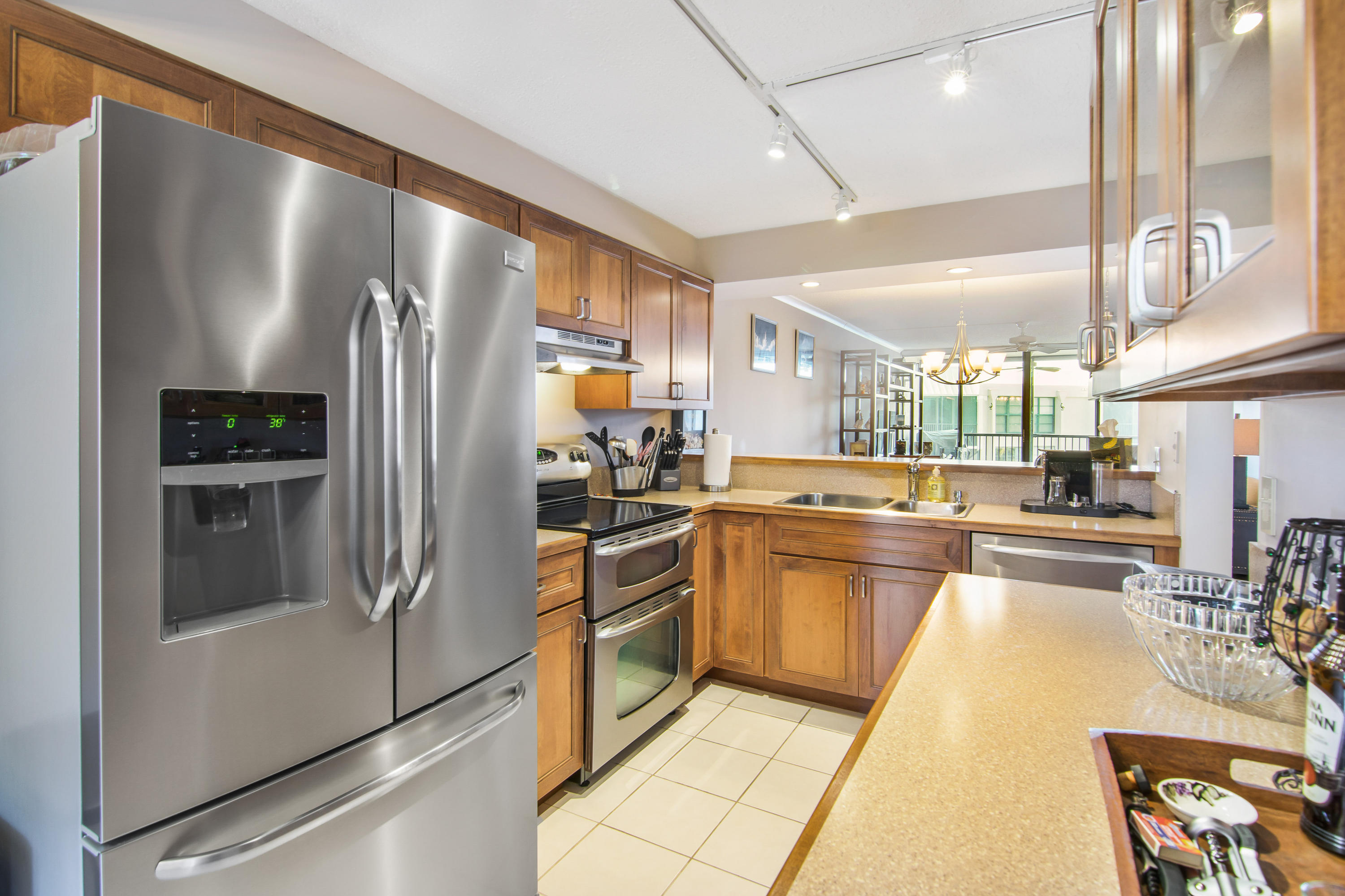 20 Royal Palm Way 602