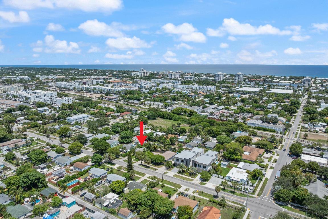 321 S Swinton Avenue