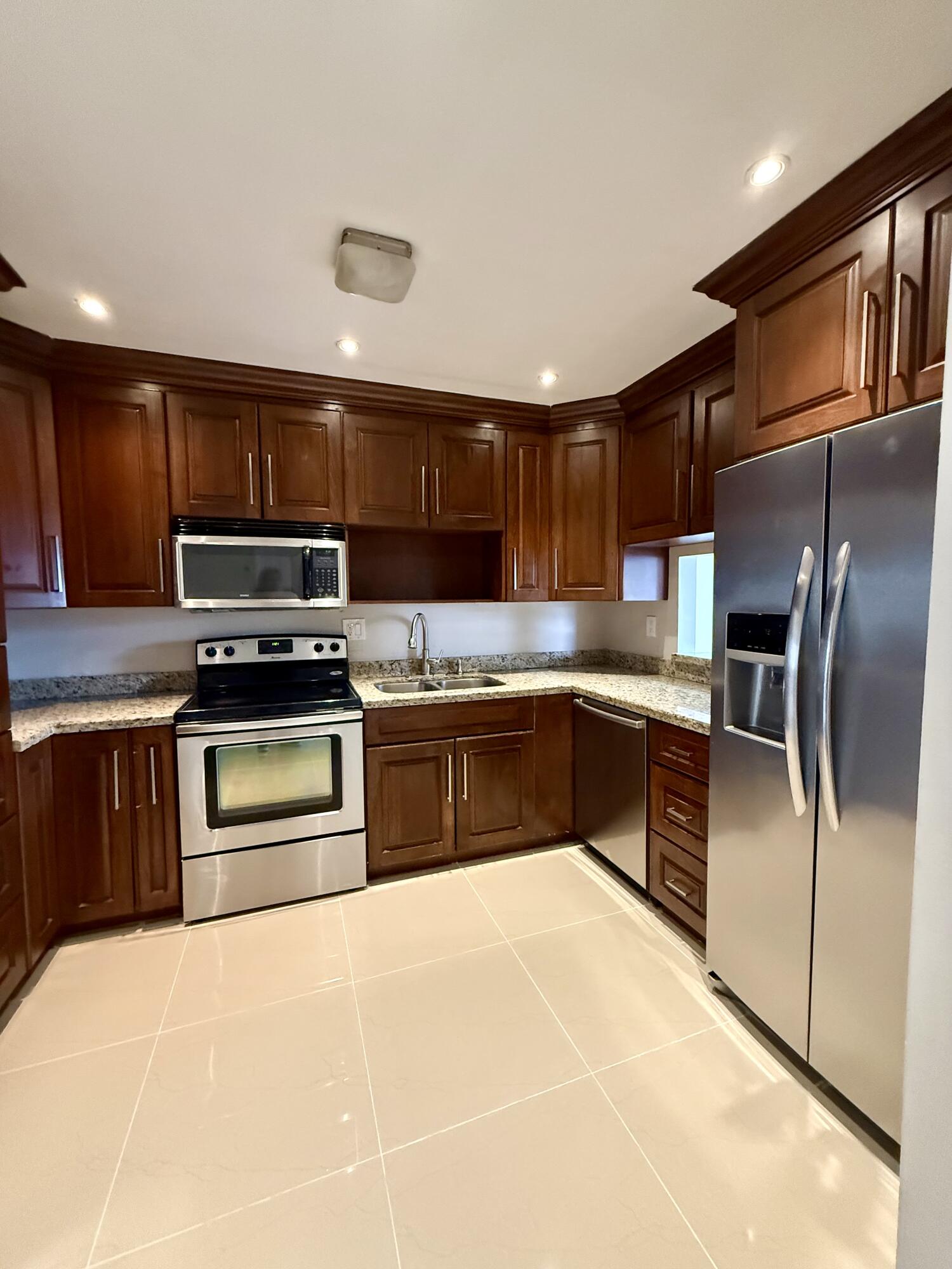 VILLA MARIE CONDO - Residential