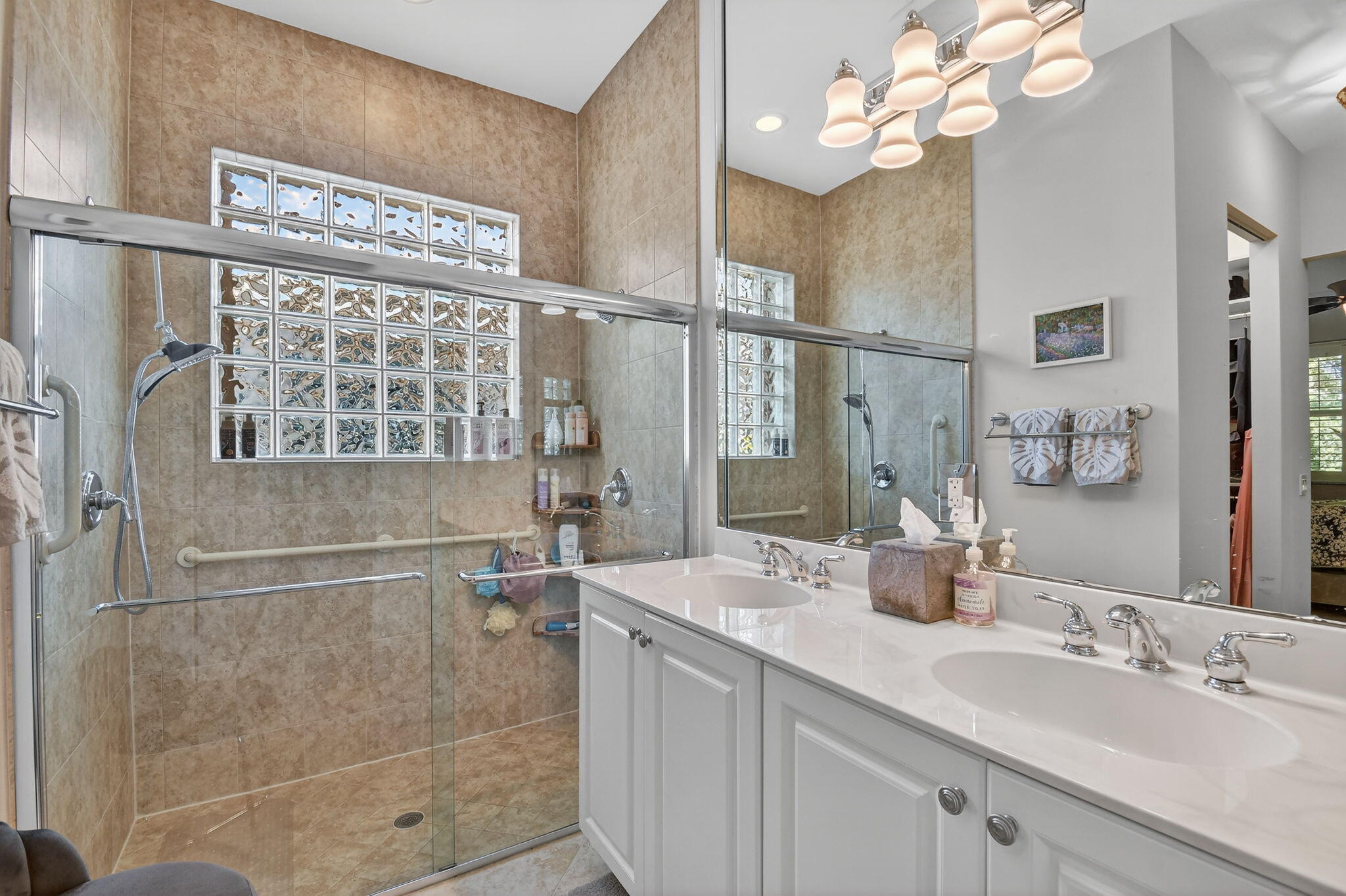 VALENCIA POINTE 3 - Residential