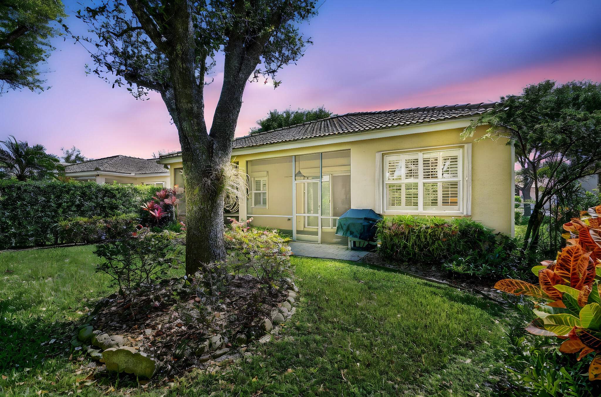 VALENCIA POINTE 3 - Residential