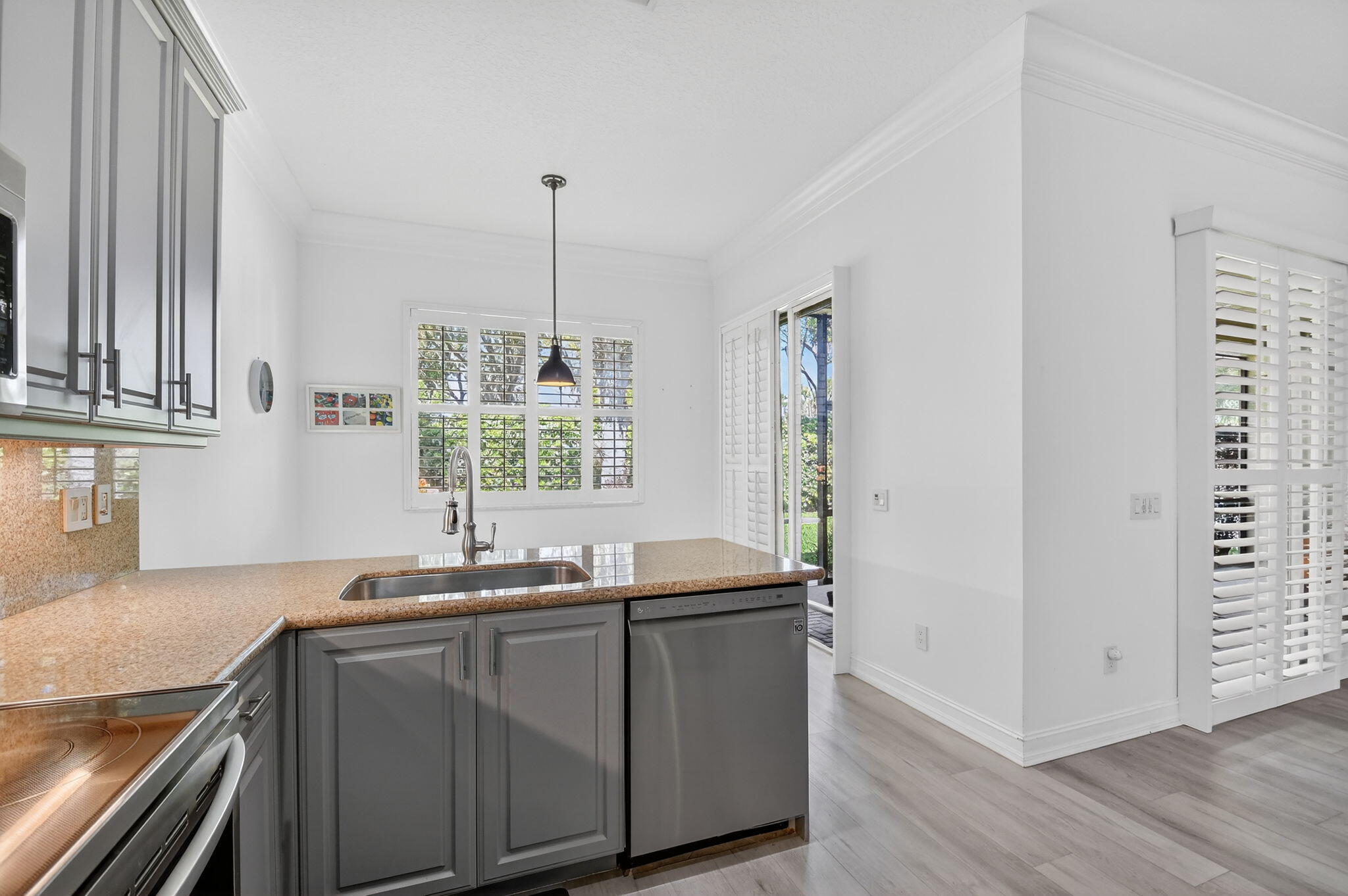 VALENCIA POINTE 3 - Residential