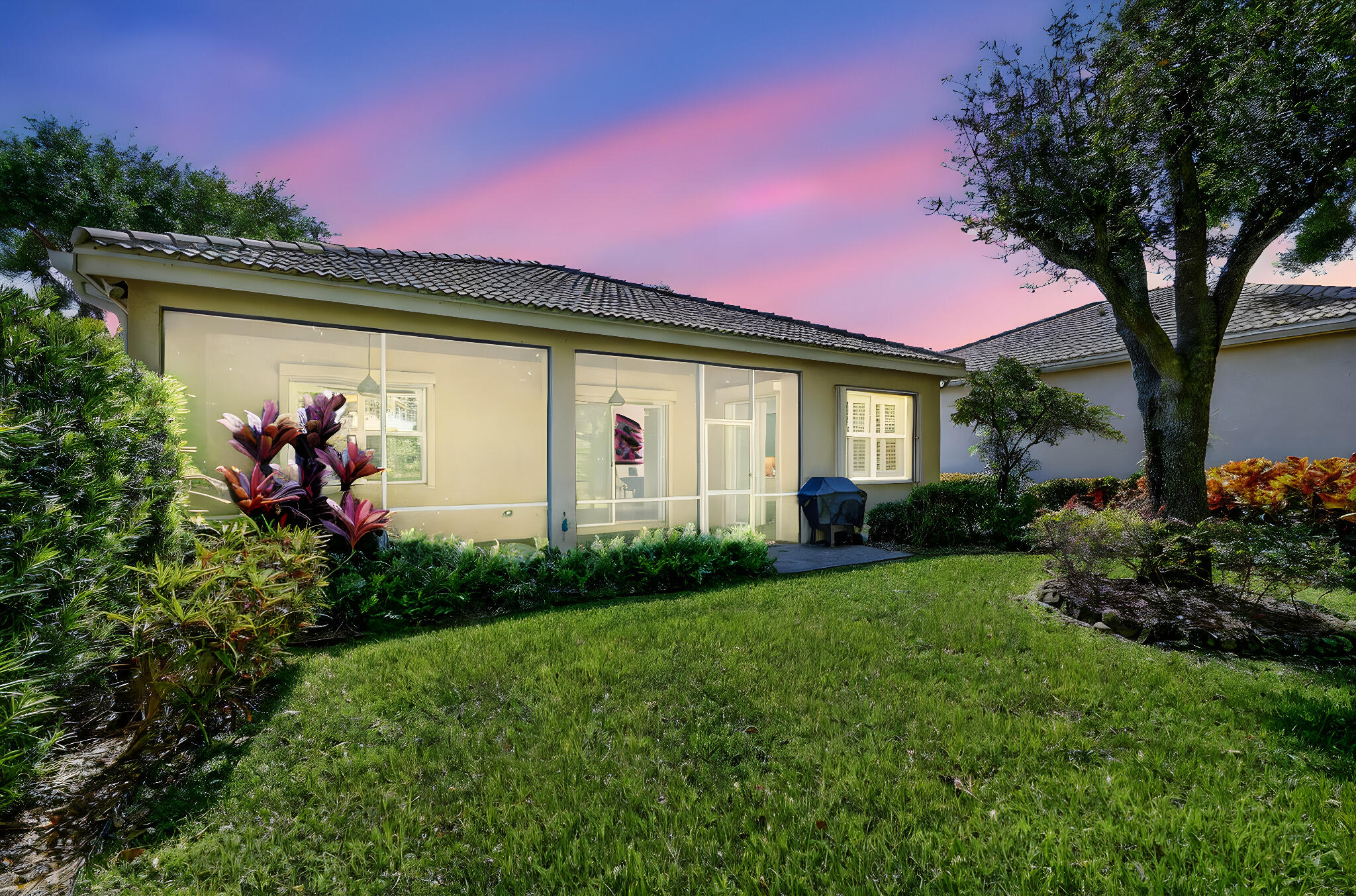 VALENCIA POINTE 3 - Residential