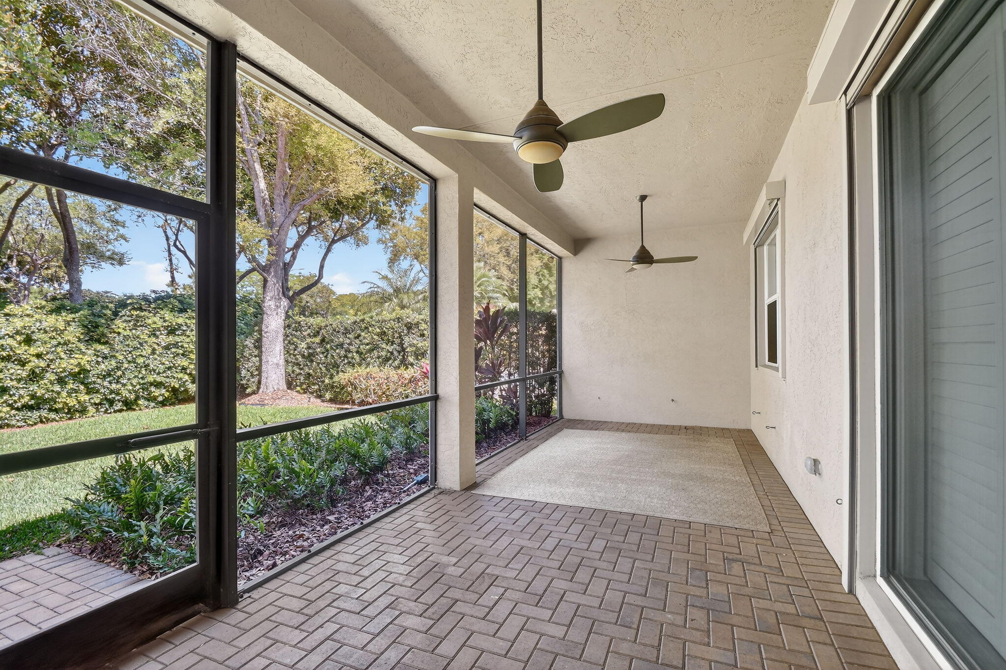 VALENCIA POINTE 3 - Residential