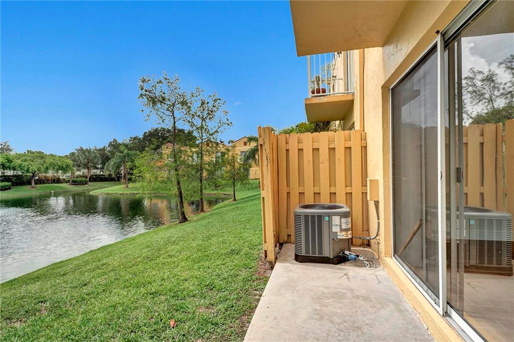 SORRENTO LAKES AT SUNRISE - Residential