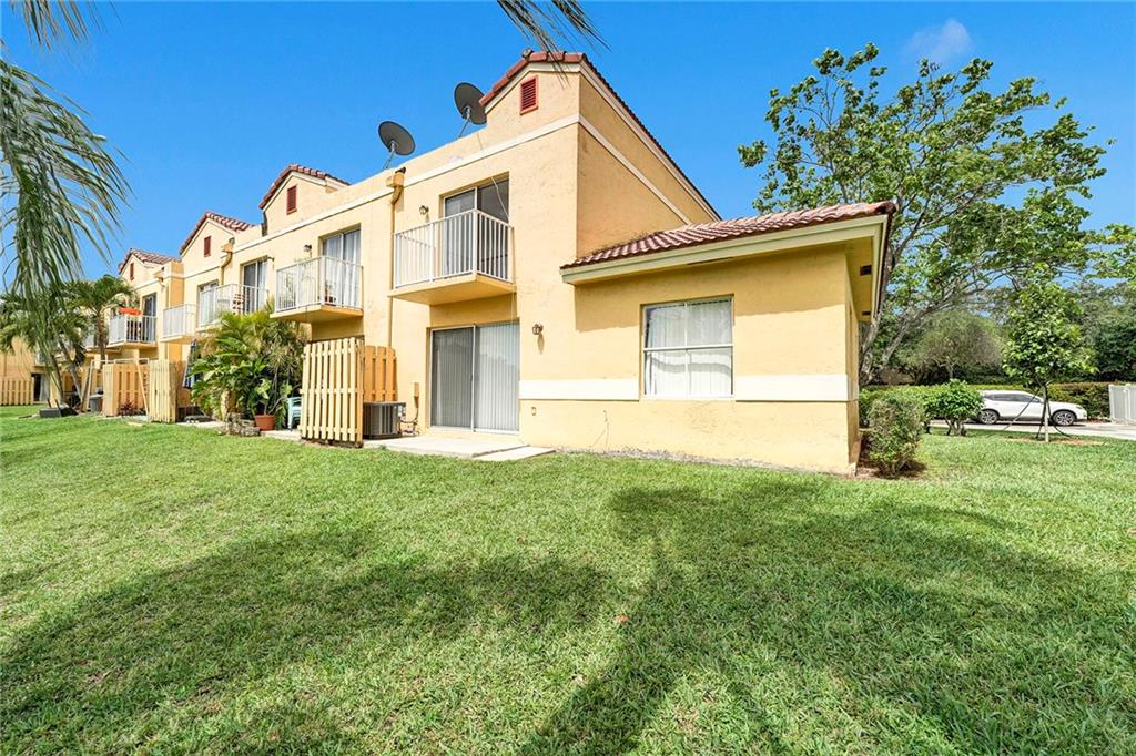 SORRENTO LAKES AT SUNRISE - Residential