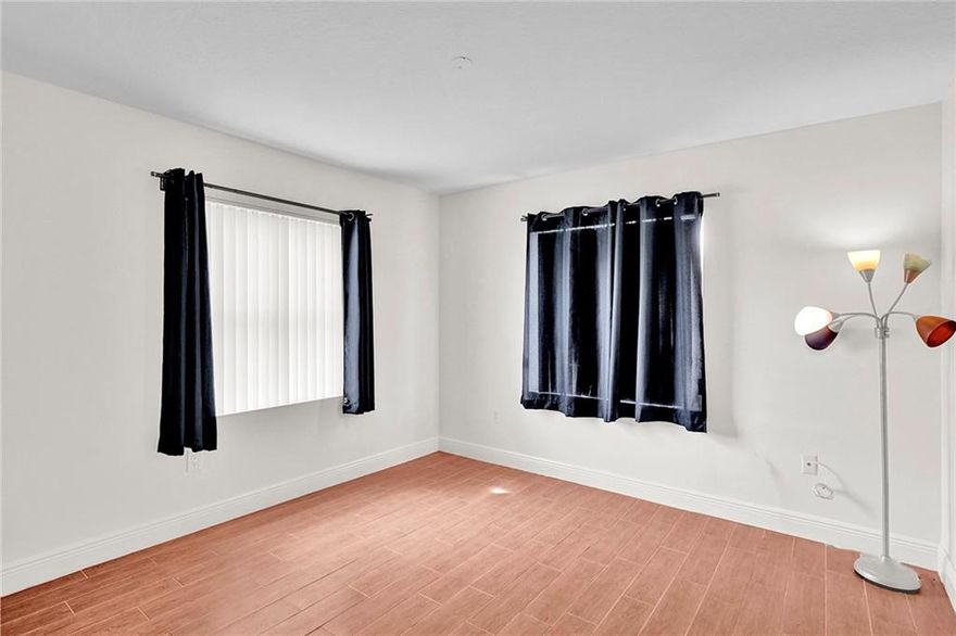 REMODELED 3 BEDROOM 2 BATH TOWNHOUSE IN QTIET SECLUDED  COMMUNITY OF SORRENTO LAKES AT SUNRISE. INVESTORS WELCOME WITH NO FIRST YEAR RESTRICTION. SHORT DIVE TO SAWGRASS MALL AND PANTHER'S HOCKEY ARENA.