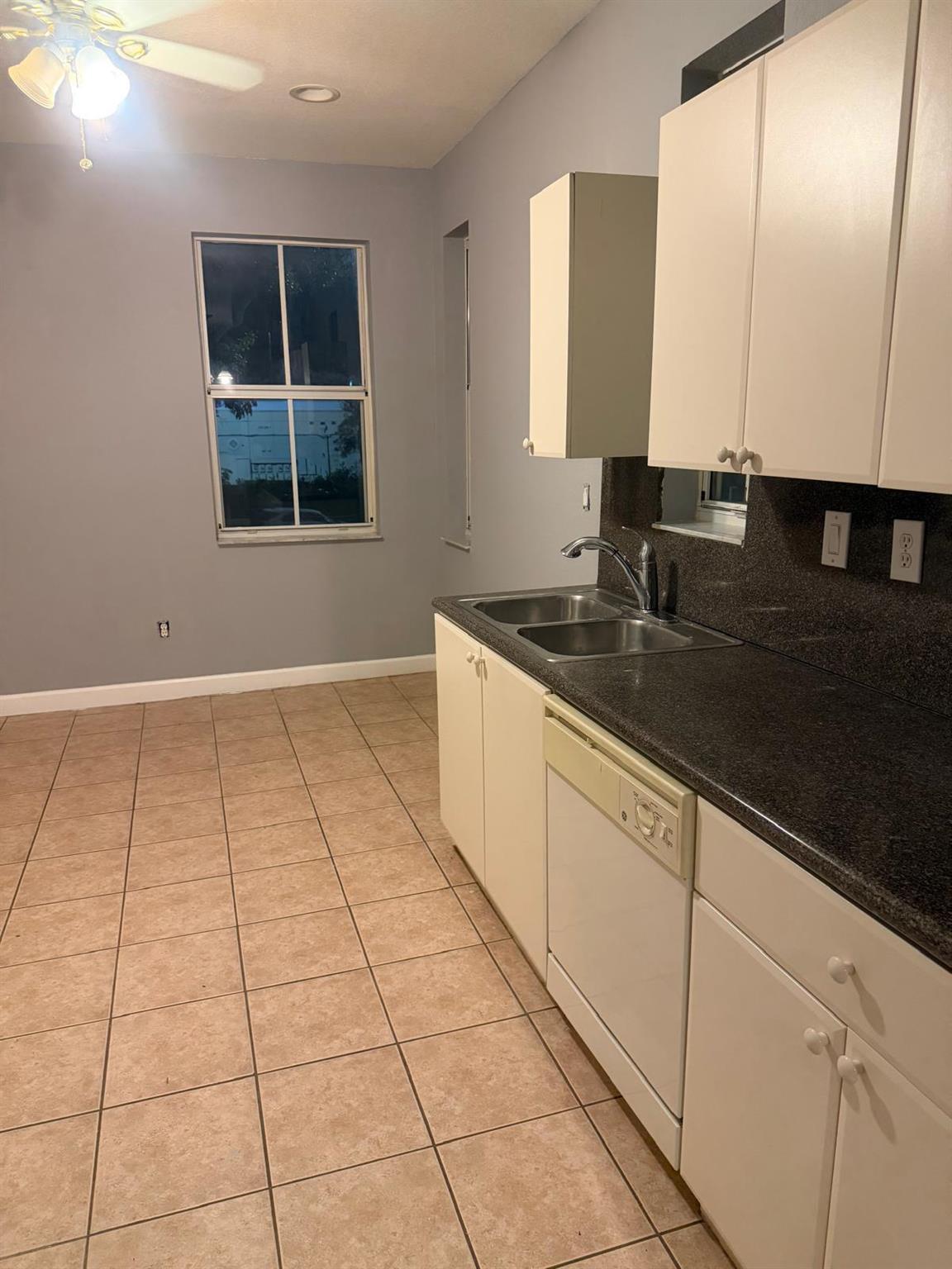 SHOMA TOWNHOMES AT ROYAL - Residential Lease