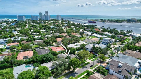 Tiny photo for 1940 Harbourview Drive, Fort Lauderdale, FL 33316 (MLS # B26042784)