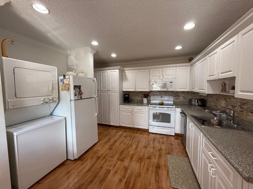 Photo of 1621 NW 20th Avenue #201, Delray Beach, FL 33445 (MLS # F10543269)