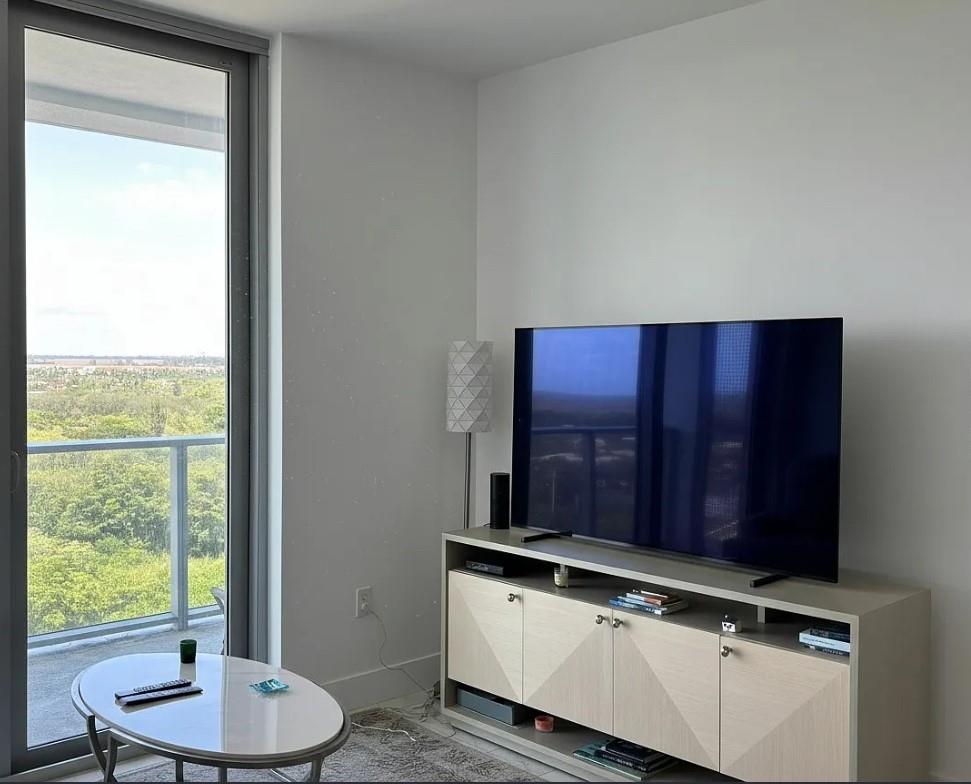 Metropica North Tower One - Residential Lease