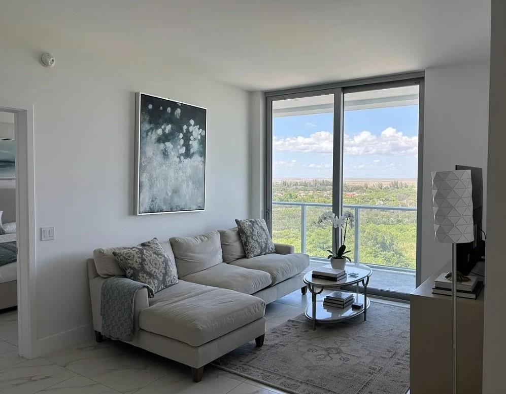 Metropica North Tower One - Residential Lease