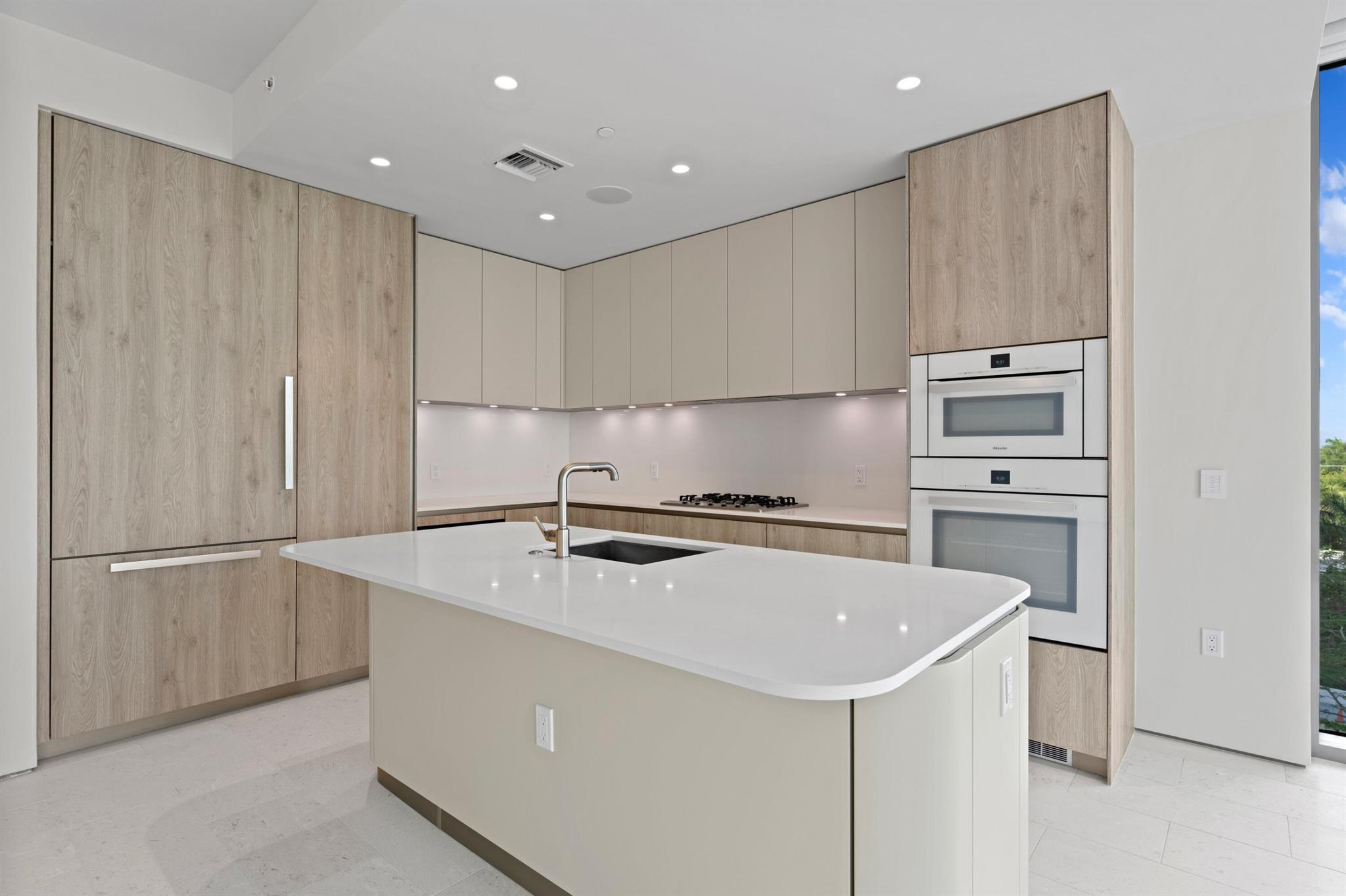 200 Arkona Court 401