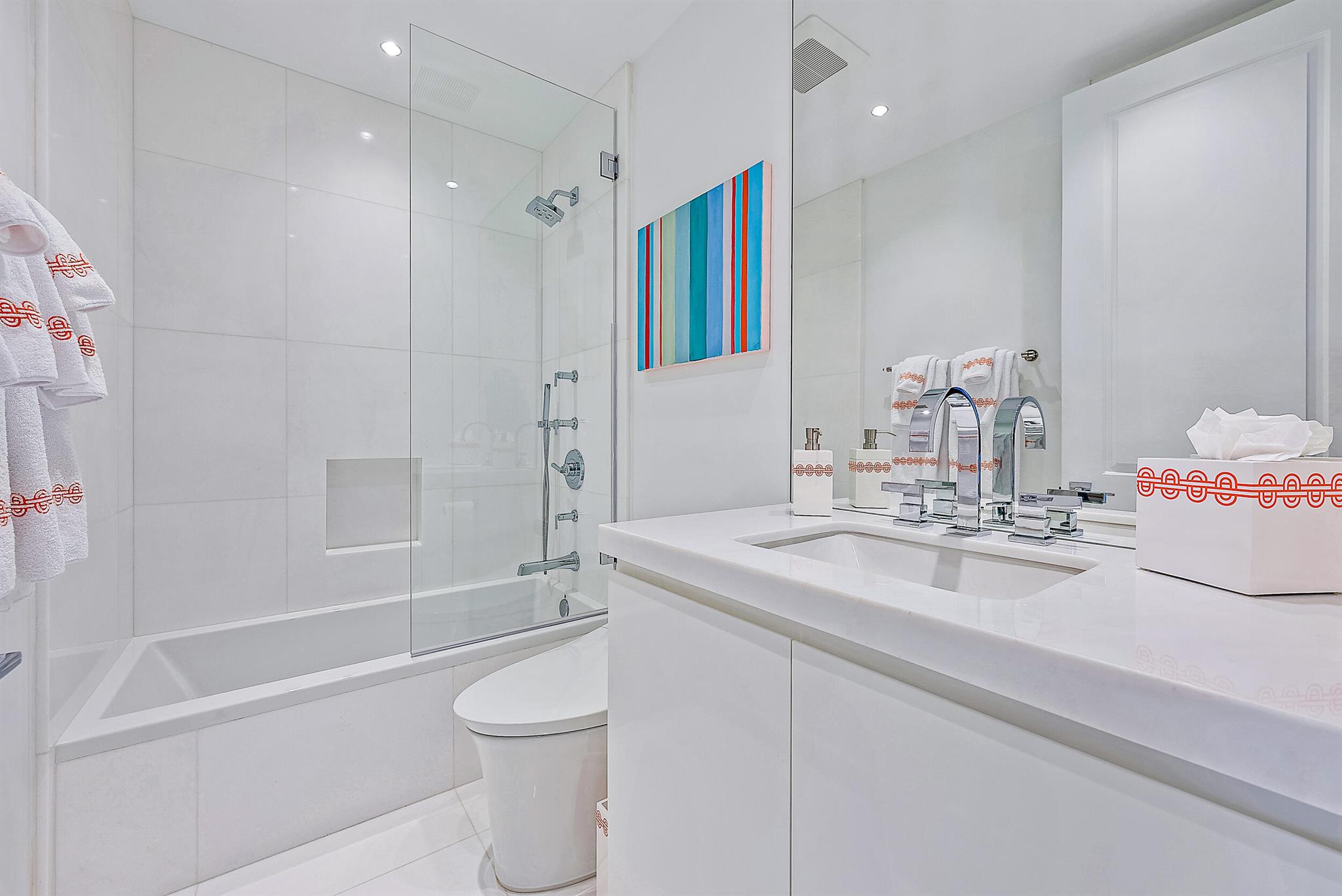 KIRKLAND HOUSE COND - Residential