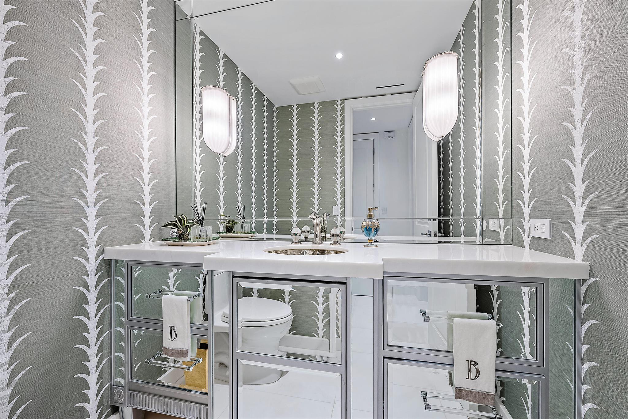 KIRKLAND HOUSE COND - Residential