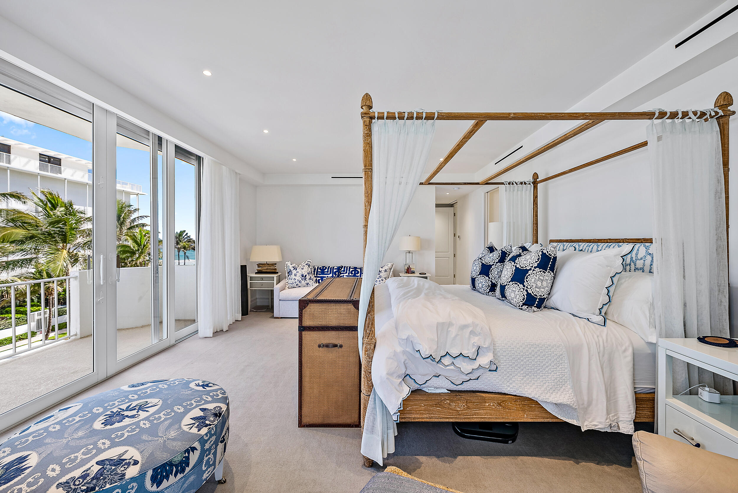 KIRKLAND HOUSE COND - Residential