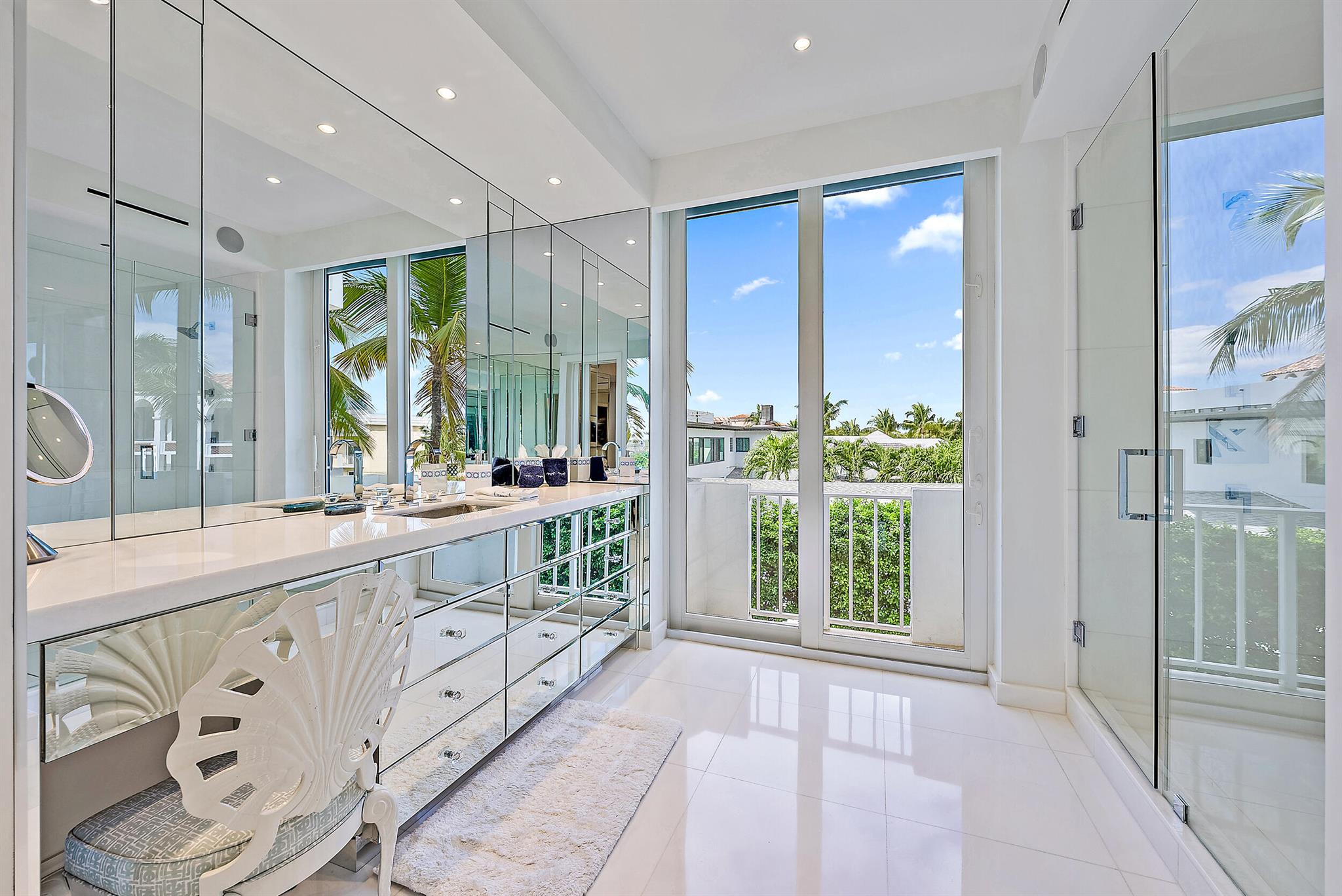 KIRKLAND HOUSE COND - Residential