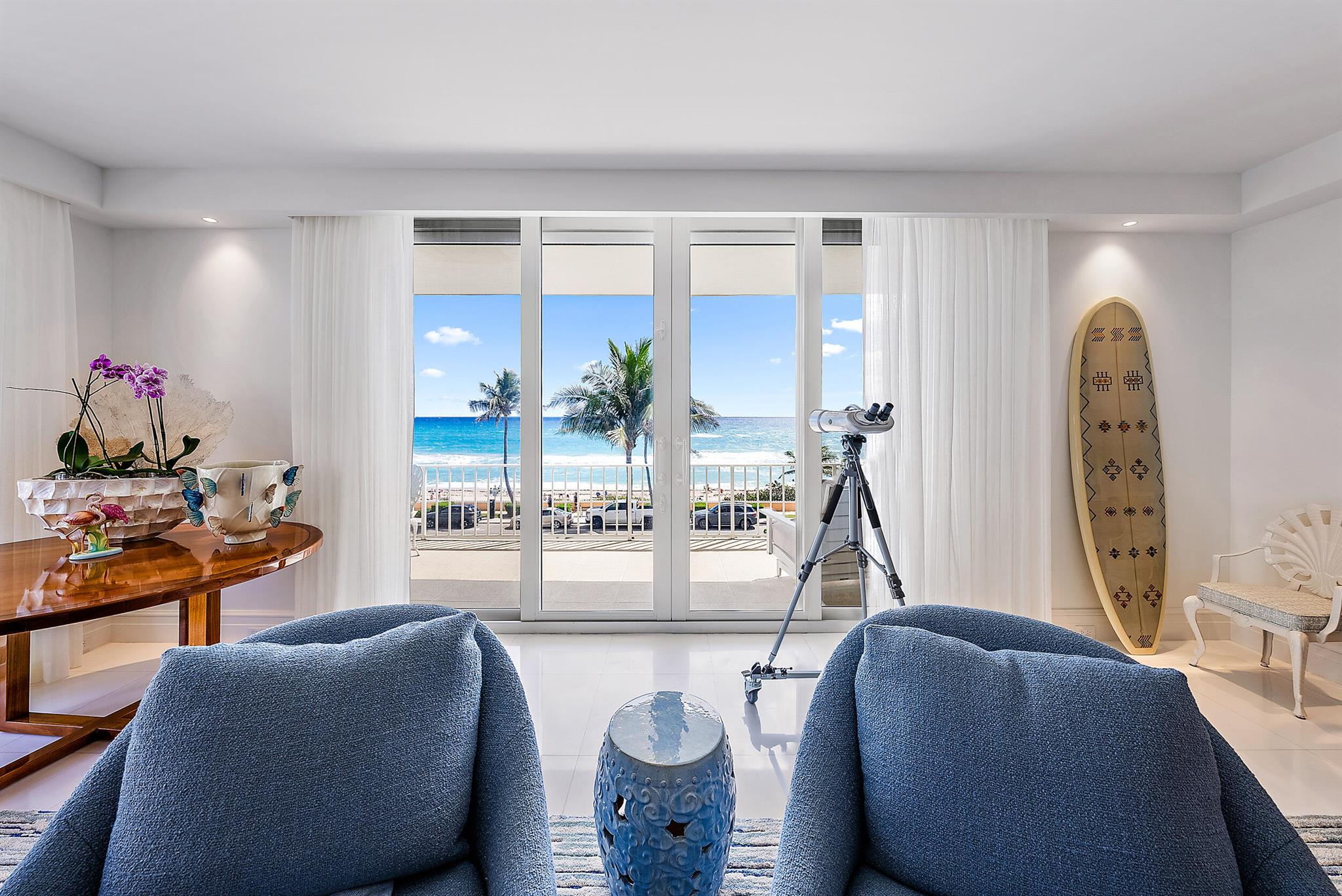 KIRKLAND HOUSE COND - Residential