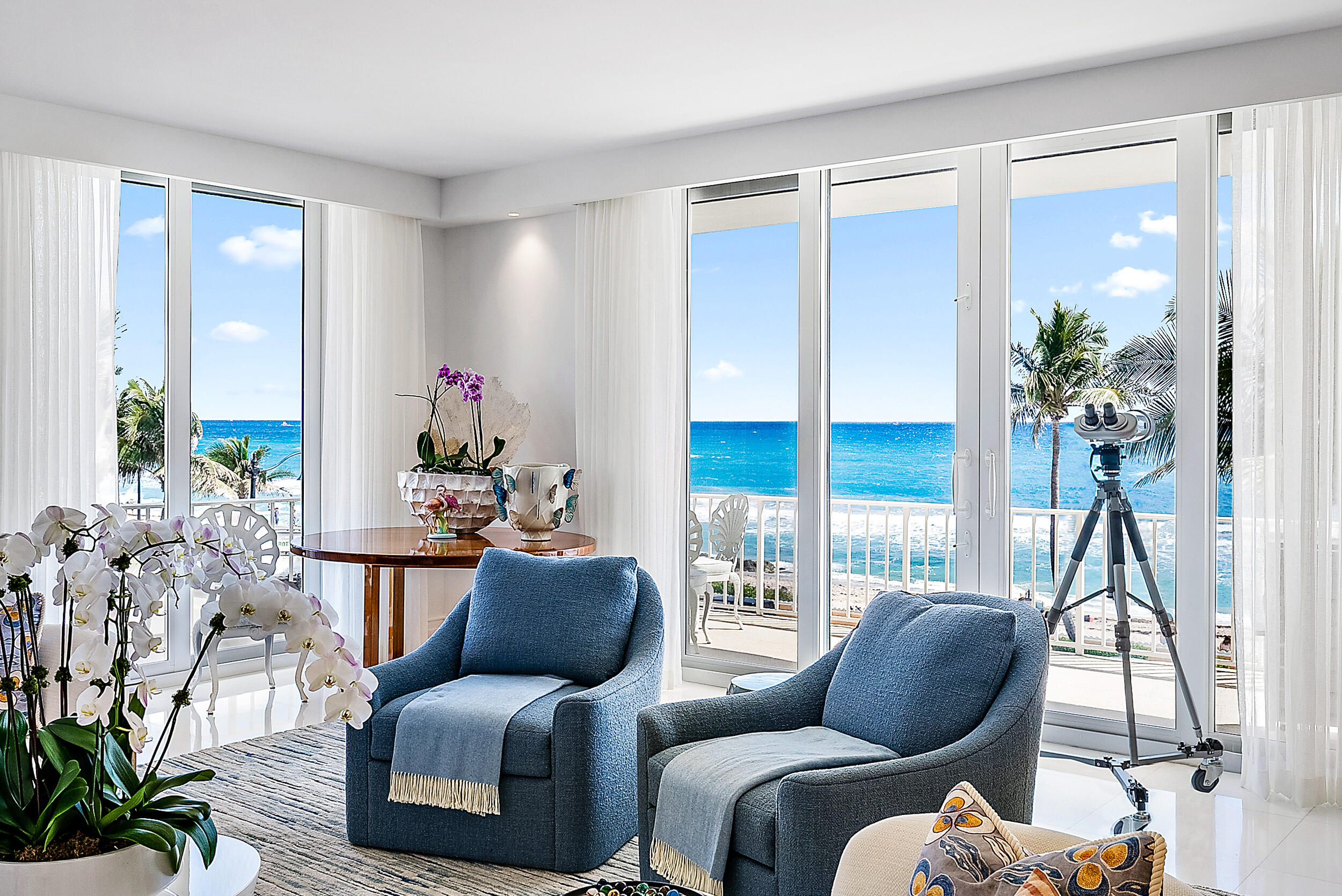 KIRKLAND HOUSE COND - Residential