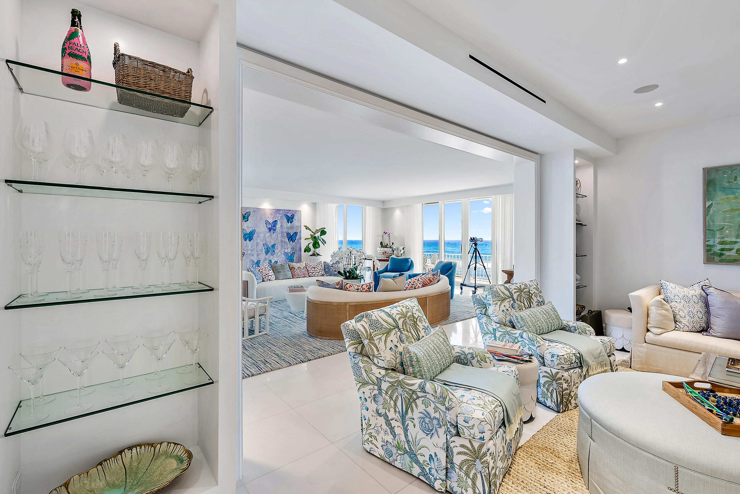 KIRKLAND HOUSE COND - Residential