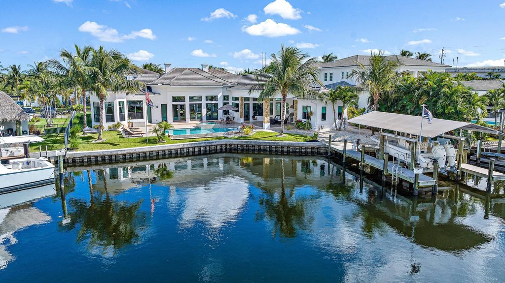Photo of 14061 Paradise Point Road, Palm Beach Gardens, FL 33410 (MLS # R10935014)