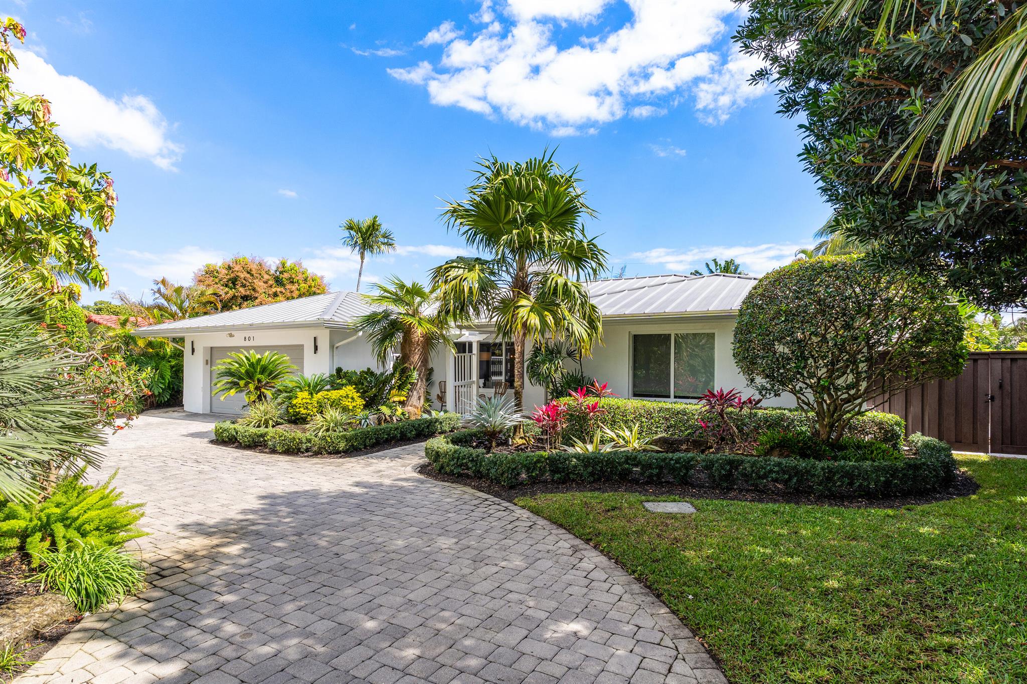 801 NW 4th Avenue