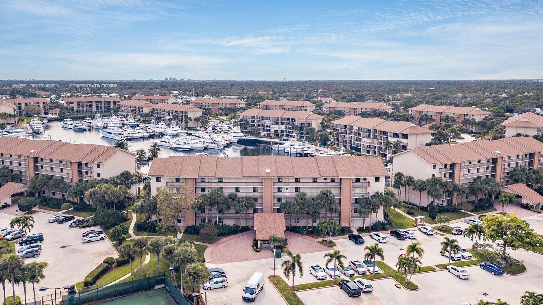 Very well kept corner unit with a lot of natural light. Unit is on the first floor and has a large balcony facing the marina. The community is located close to the best beaches and many great restaurants and shops. Very safe and quiet area with well maintained grounds, steps from the tennis courts and pool area along with outdoor grill.