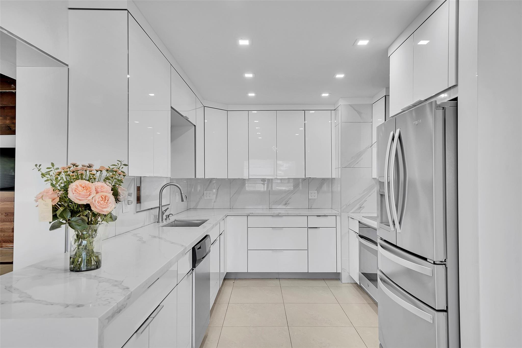 301 NW 38th St