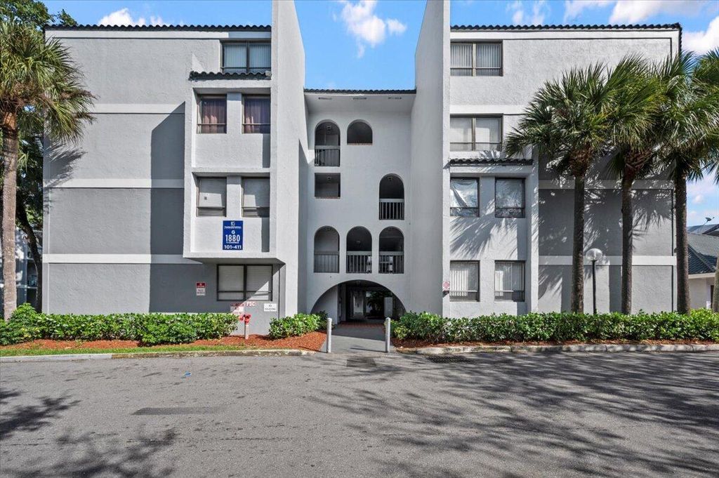 Photo of 1880 N Congress Avenue #411, West Palm Beach, FL 33401 (MLS # R10956086)