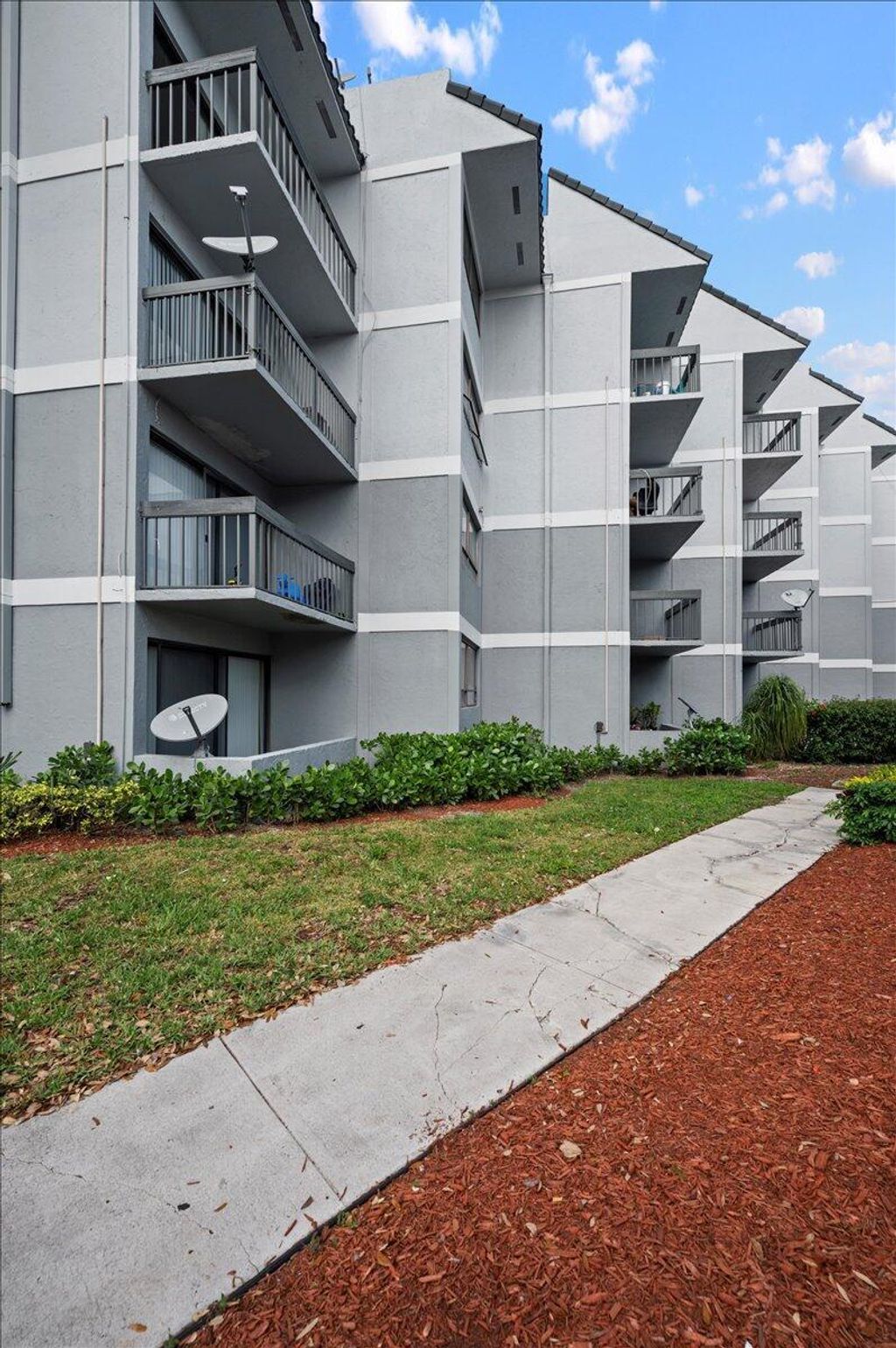 Photo of 1880 N Congress Avenue #411, West Palm Beach, FL 33401 (MLS # R10956086)