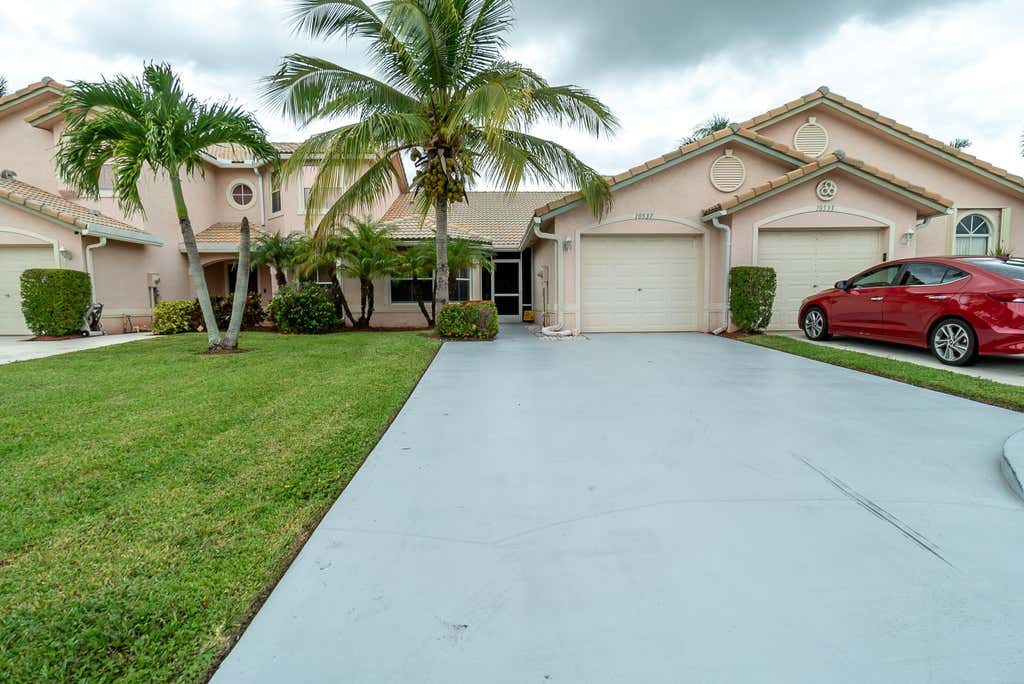 Photo of 10537 Pelican Drive, Wellington, FL 33414 (MLS # B26062313)