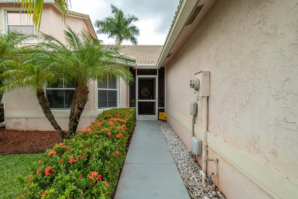 Photo of 10537 Pelican Drive, Wellington, FL 33414 (MLS # B26062313)