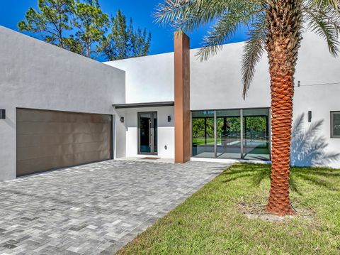 A home in Loxahatchee