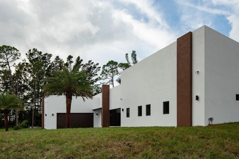 A home in Loxahatchee