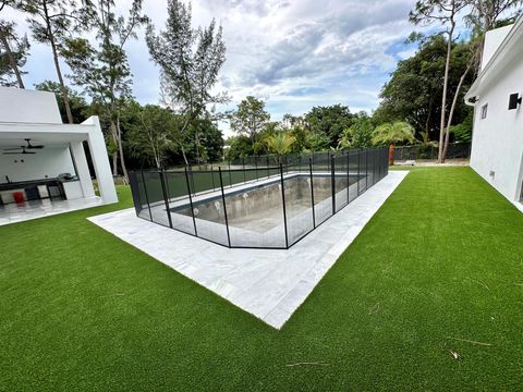 A home in Loxahatchee