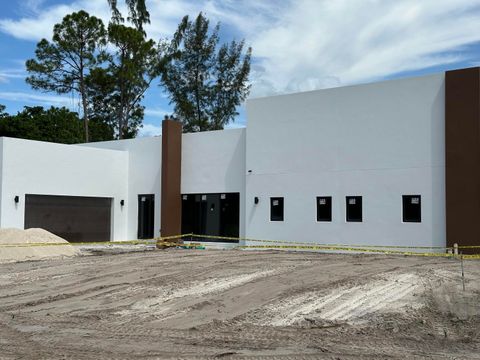 A home in Loxahatchee