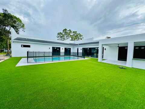 A home in Loxahatchee