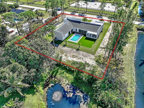 A home in Loxahatchee