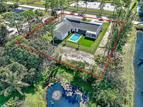 A home in Loxahatchee